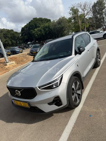 וולוו XC40