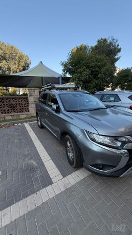 מיצובישי אאוטלנדר