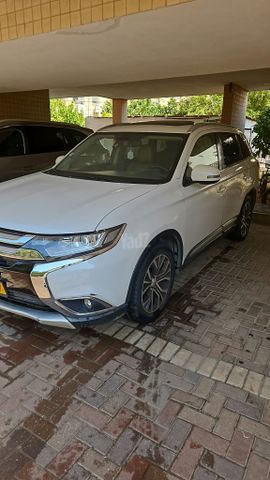 מיצובישי אאוטלנדר