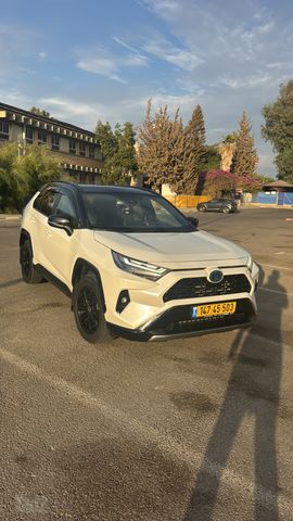 טויוטה RAV4