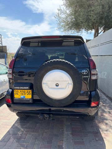 טויוטה לנד קרוזר