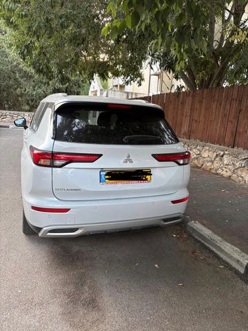 מיצובישי אאוטלנדר