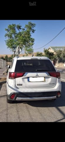מיצובישי אאוטלנדר