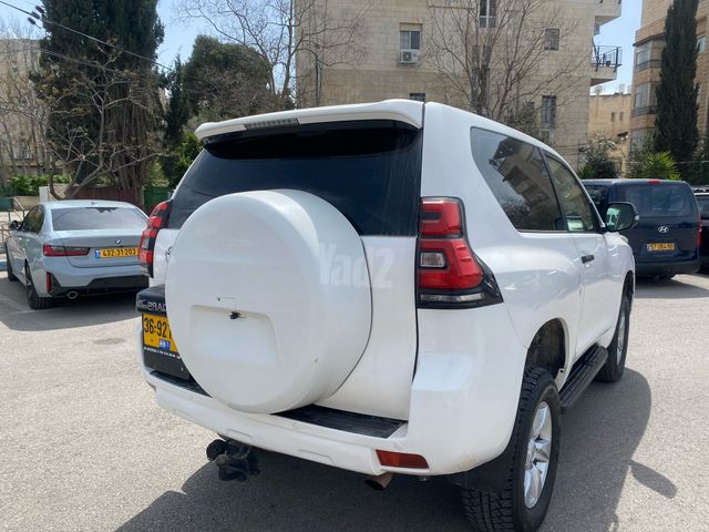 טויוטה לנד קרוזר