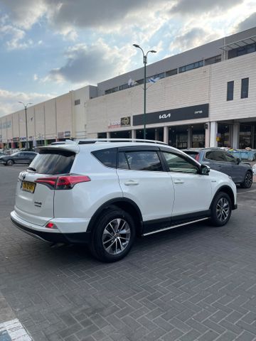 טויוטה RAV4