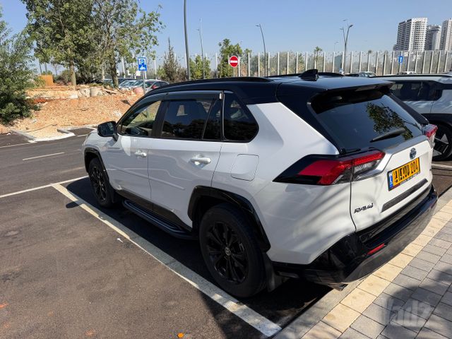 טויוטה RAV4
