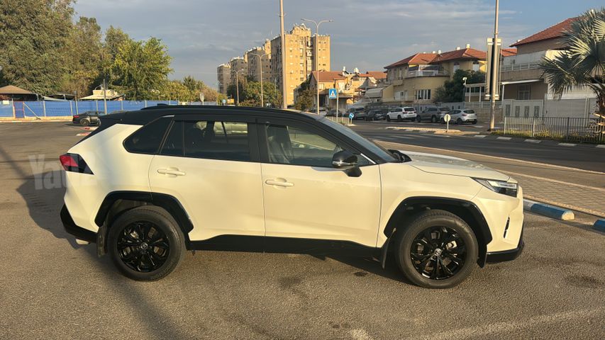 טויוטה RAV4