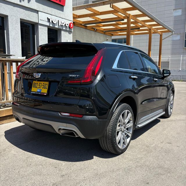 קאדילק XT4