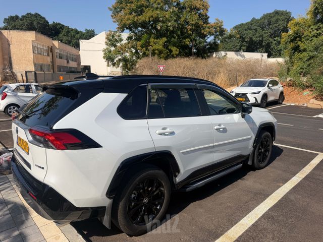 טויוטה RAV4