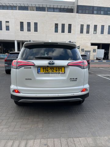 טויוטה RAV4