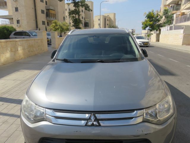 מיצובישי אאוטלנדר