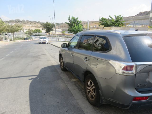 מיצובישי אאוטלנדר