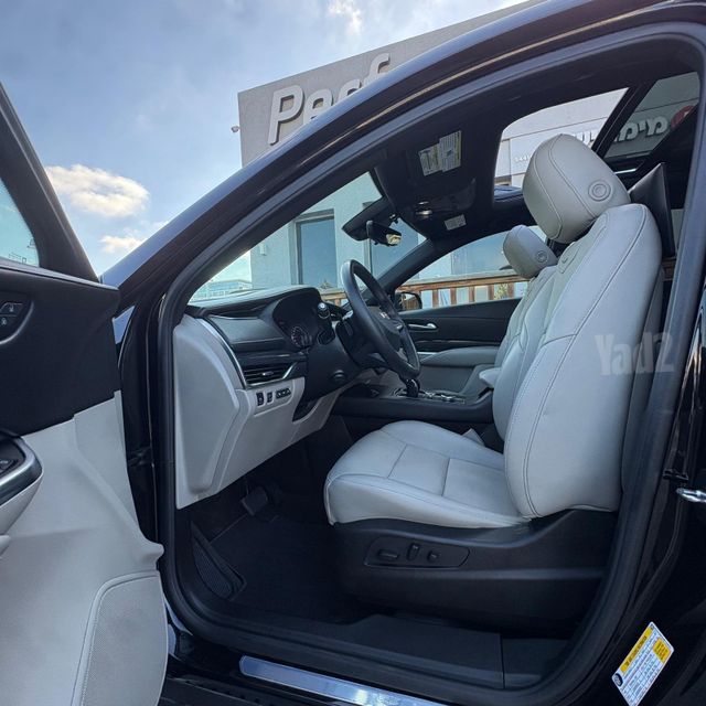 קאדילק XT4