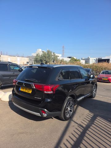 מיצובישי אאוטלנדר