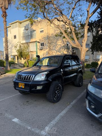 טויוטה לנד קרוזר