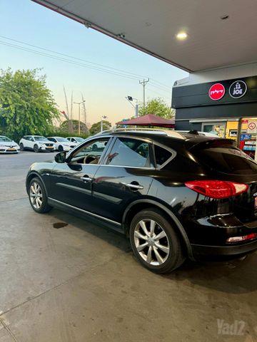 אינפיניטי EX37