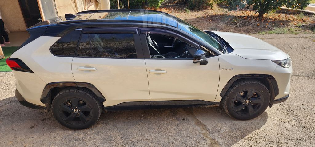 טויוטה RAV4