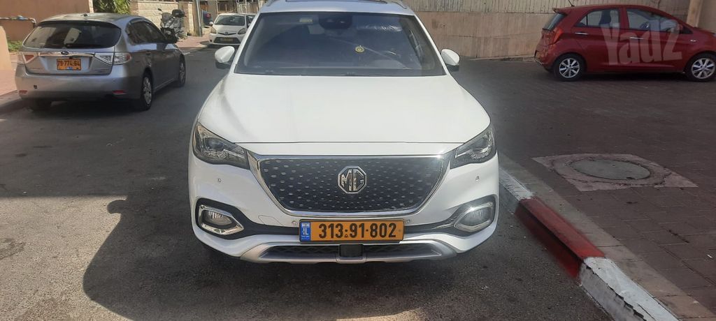מודעת רכב אם ג'י EHS PHEV