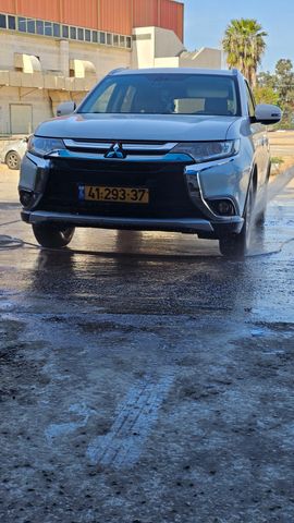 מיצובישי אאוטלנדר