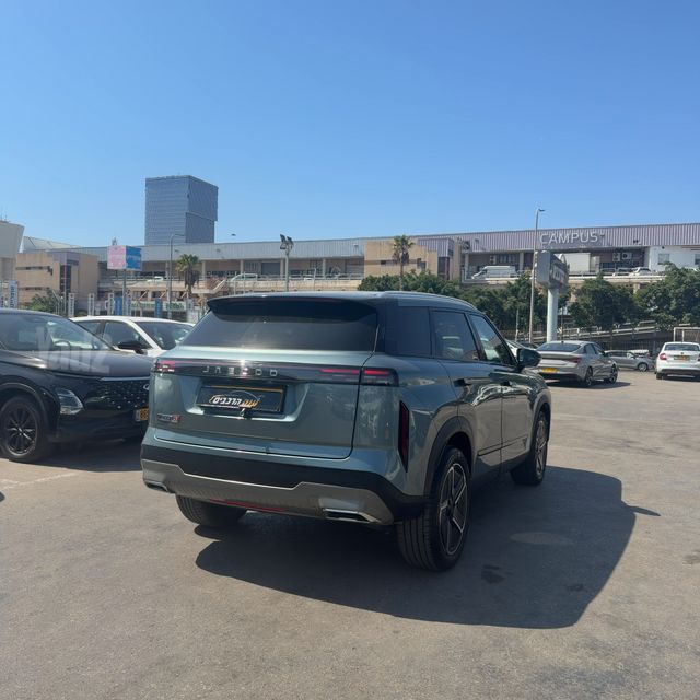 ג'אקו J7