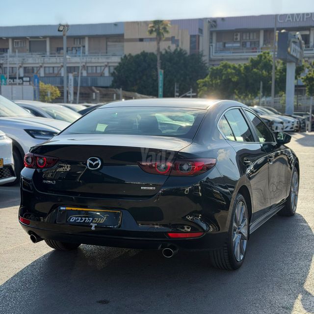 מאזדה 3