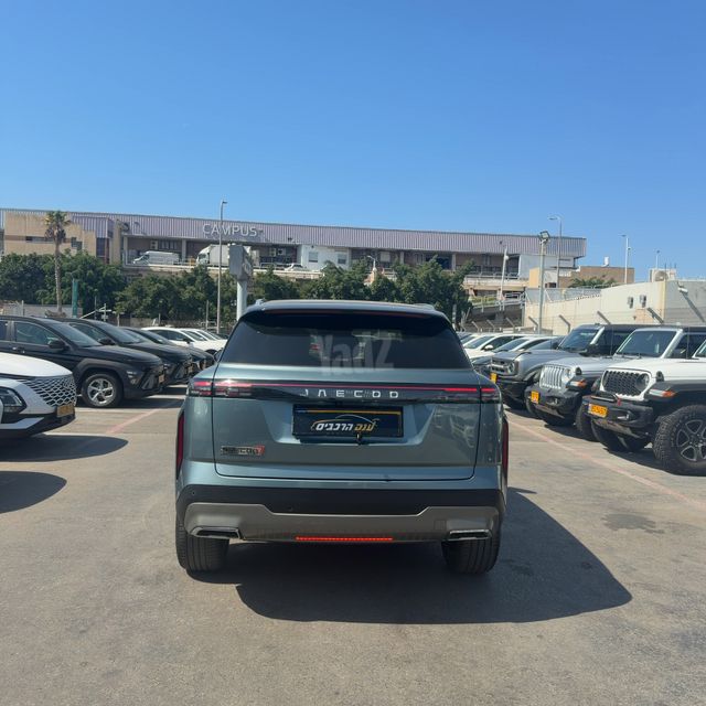 ג'אקו J7