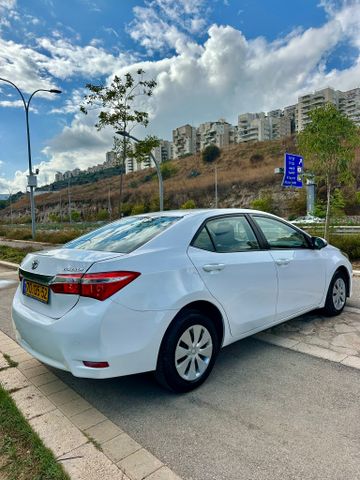טויוטה קורולה