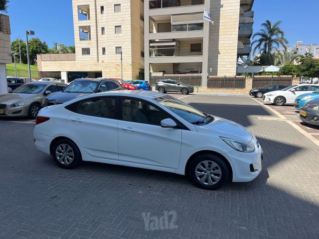 יונדאי אקסנט i25