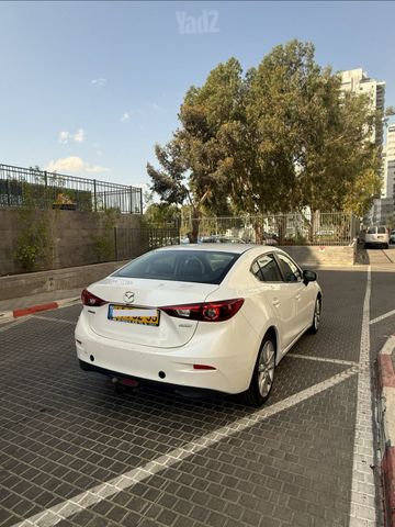 מאזדה 3