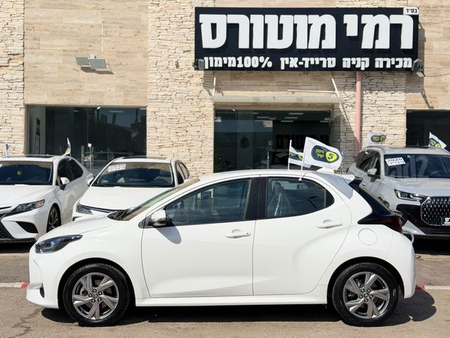 טויוטה יאריס
