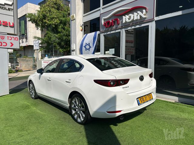 מאזדה 3