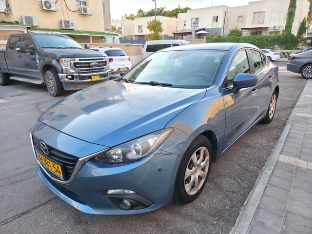 מאזדה 3