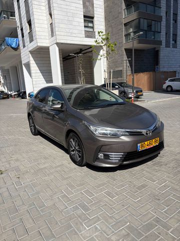 טויוטה קורולה