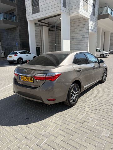 טויוטה קורולה