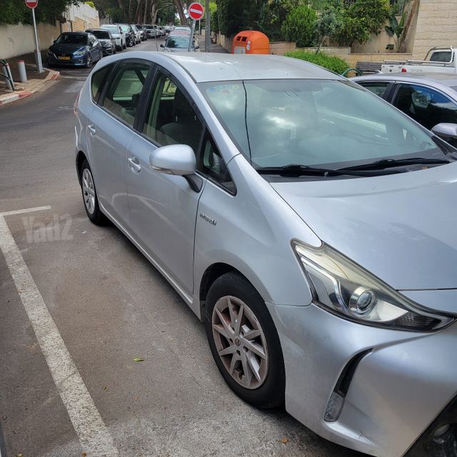 טויוטה פריוס פלוס