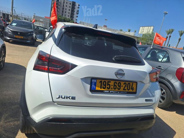ניסאן ג'וק