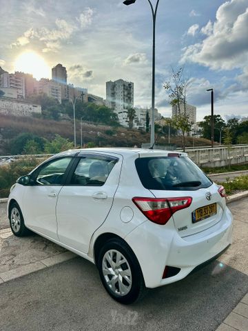 טויוטה יאריס