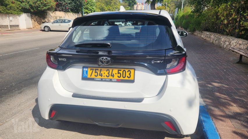 טויוטה יאריס