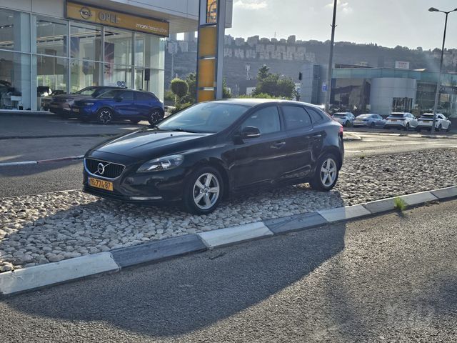 מודעת רכב וולוו V40