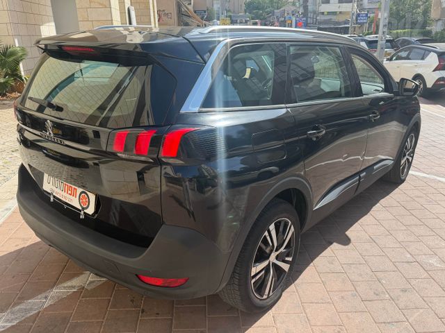 פיג'ו 5008