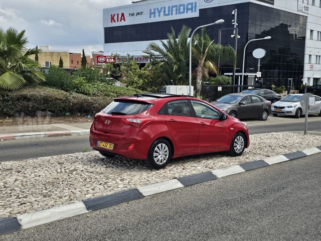 יונדאי i30
