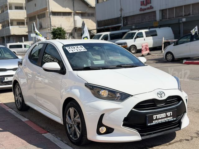 מודעת רכב טויוטה יאריס 1