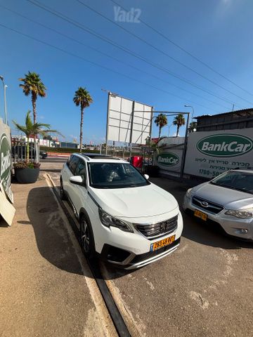 פיג'ו 5008