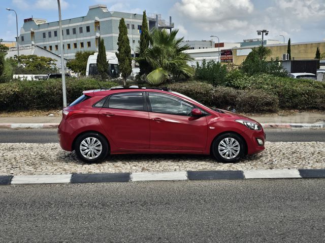 יונדאי i30