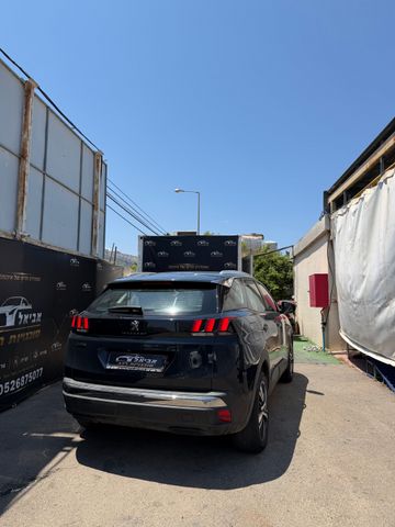 פיג'ו 3008