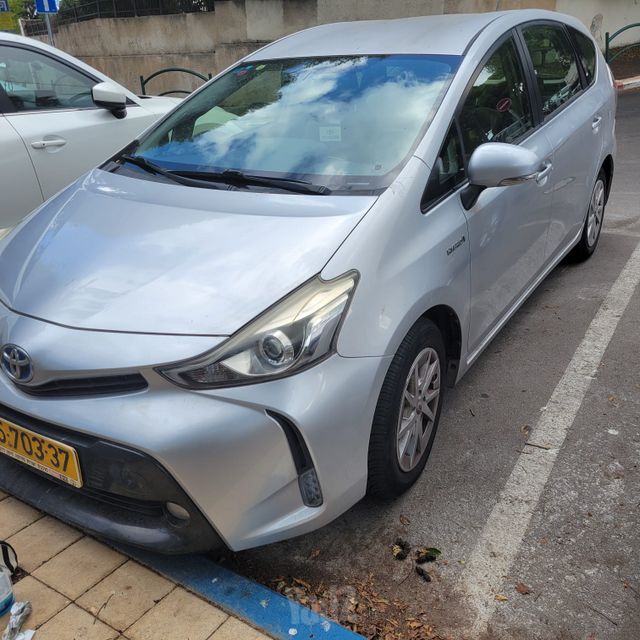 טויוטה פריוס פלוס