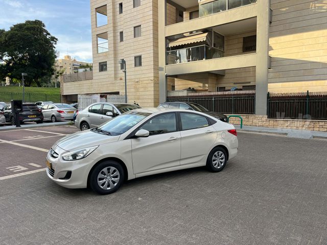 יונדאי אקסנט i25