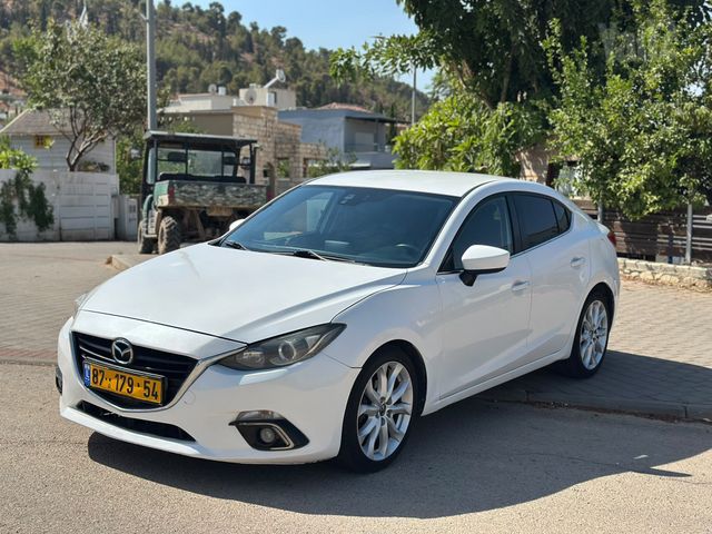 מודעת רכב מאזדה 3