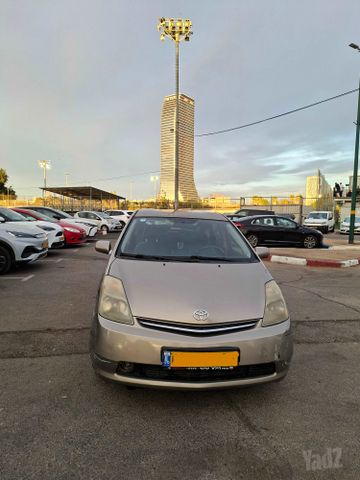 טויוטה פריוס