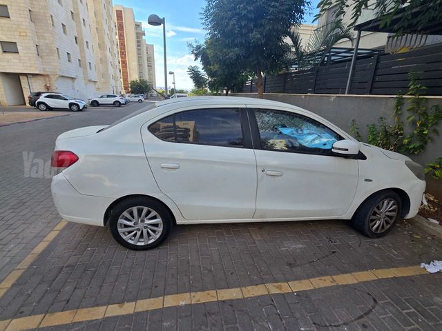 מיצובישי אטראז'